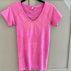Lululemon T-shirt